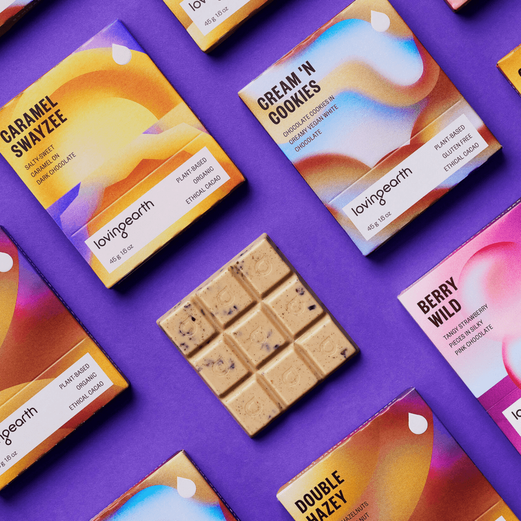 Packaging‘s layers of color gradients are printed on uncoated paper, with colors matching the ingredients of the different flavors.